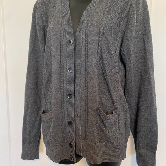 Grey Long Sleeve Button Up Winter Cardigan With Pockets Women's Size‎ Medium - Picture 2 of 3